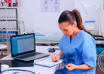 What Is The Difference Between Practical Nursing And Registered Nursing?